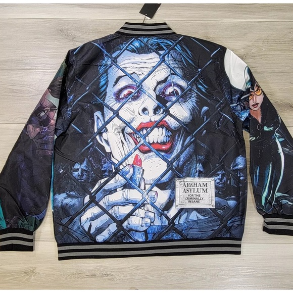 Tango hotel x Batman DC comics bomber jacket Large bnwt - Picture 2 of 3